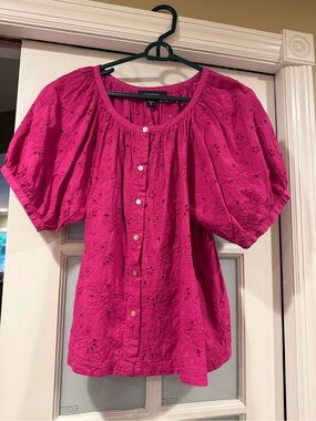 Karen Kane Fuchsia Eyelet Button-Front Puff Sleeve Top